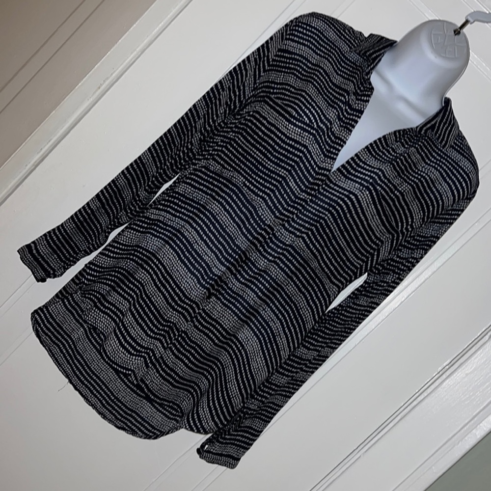 Cloth & Stone Light And Flowey Button Down Size S… - image 2